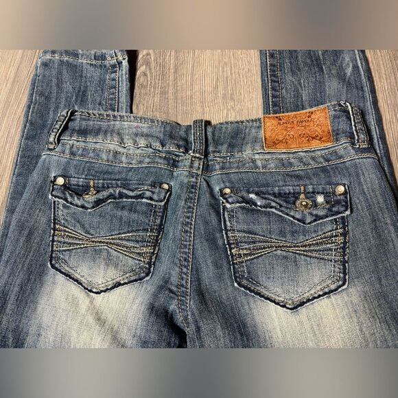 Almost Famous Distressed Skinny Leg Blue Jeans EPC Size 3 Excellent Preloved Con - Picture 3 of 6